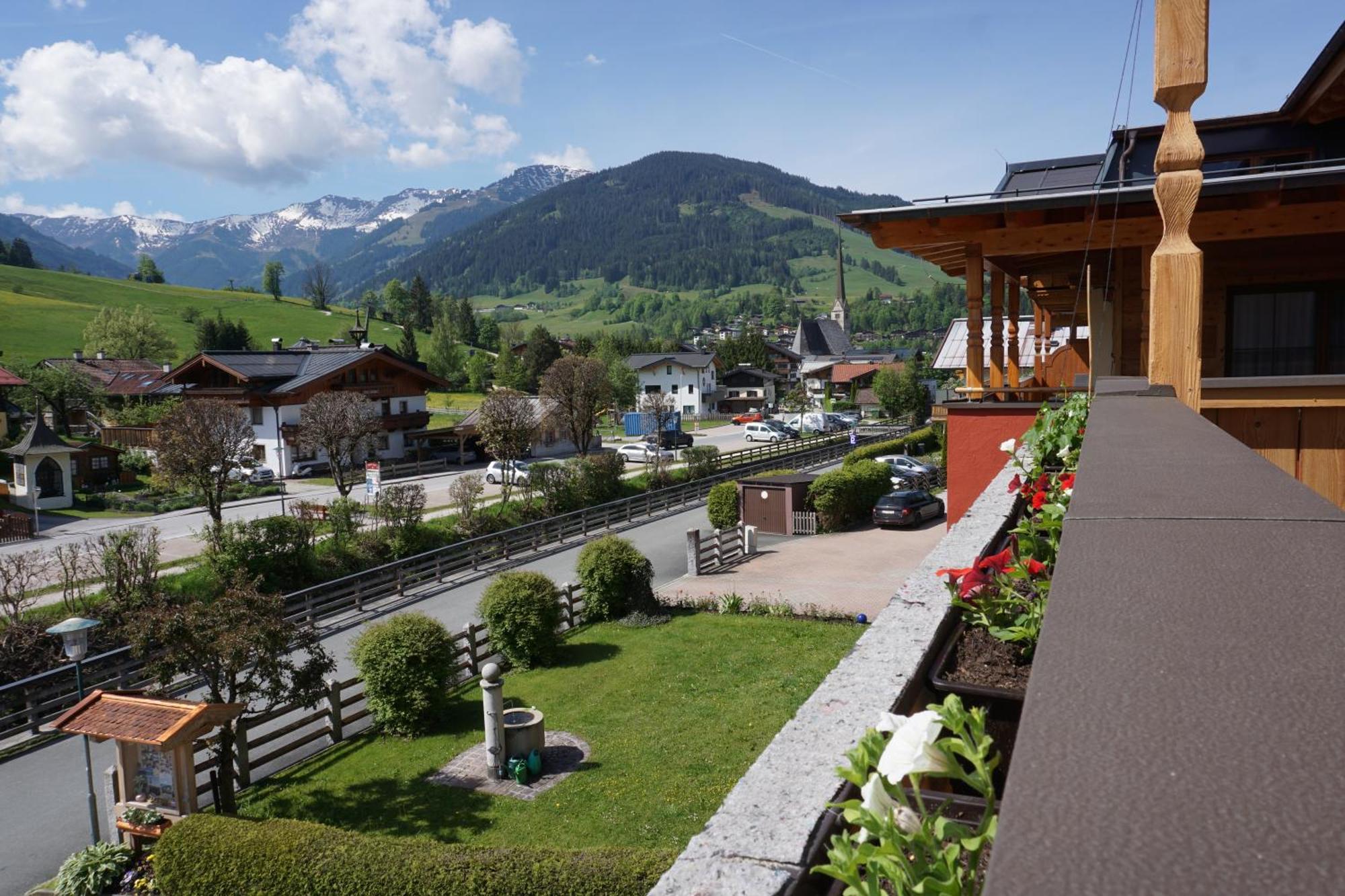 Pension & Appartements Anny Maria Alm am Steinernen Meer Εξωτερικό φωτογραφία